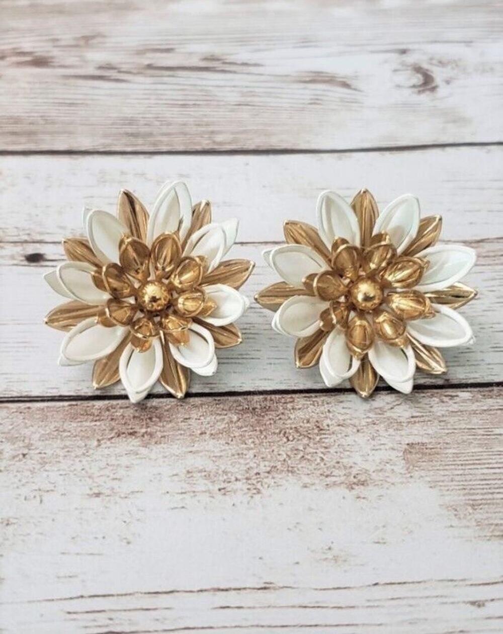 Vintage Clip On Earrings Stunning Off White & Gold Tone Large Statement Flower